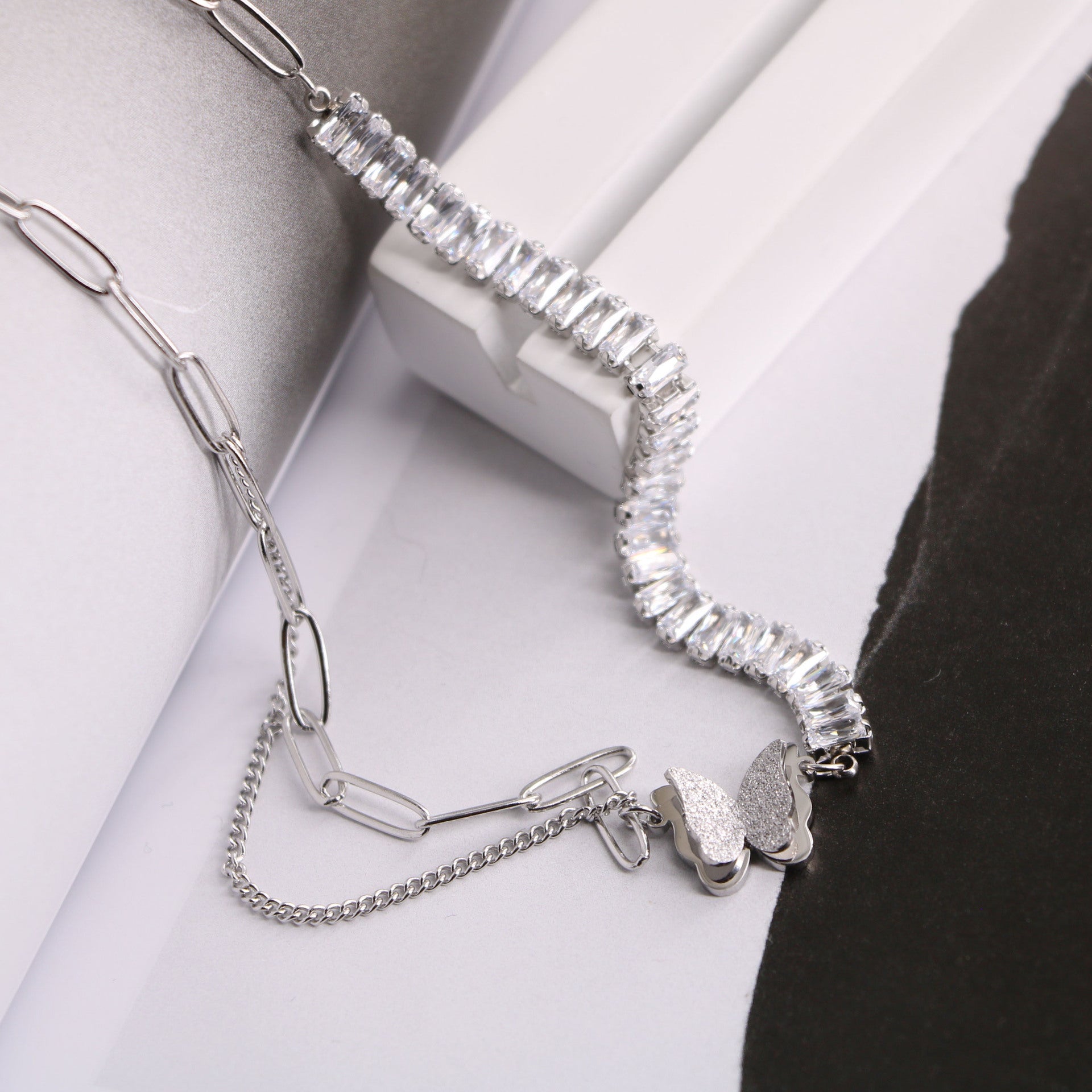 Cabina de diamantes de circón de titanio de titanio al por mayor